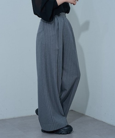 ピンストライプパンツ