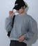 グレー