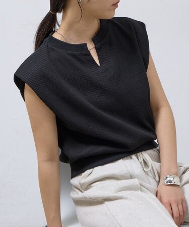 【WEB限定】ワッフルキーネックフレンチスリーブトップス