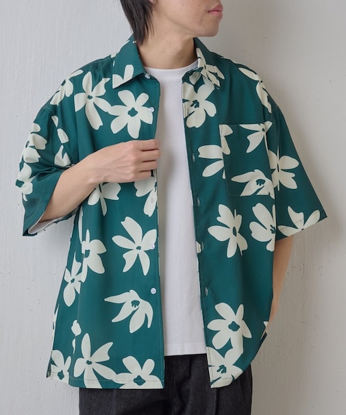 アートフラワー柄半袖シャツ