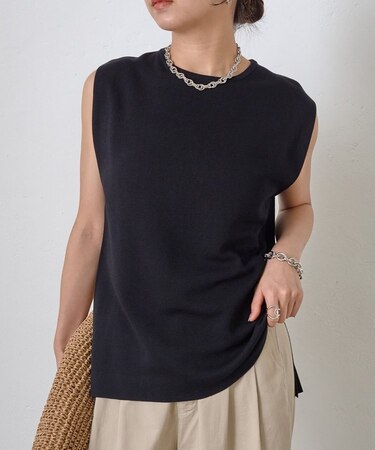 タックショルダーノースリニット