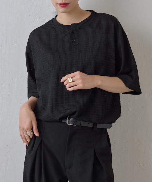 エアリーアイレットヘンリーネック半袖Tシャツ