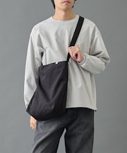 【超軽量190g】撥水ナイロンファスナーショルダーバッグ