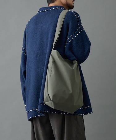 【超軽量190g】撥水ナイロンファスナーショルダーバッグ