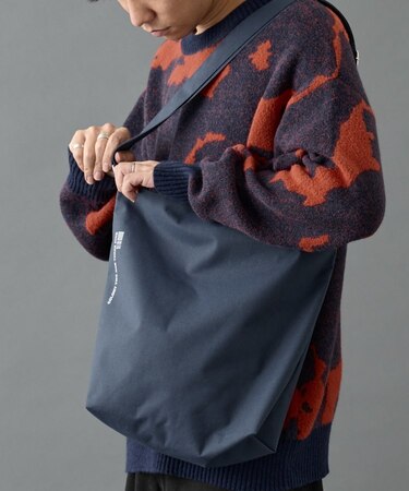 【超軽量190g】撥水ナイロンファスナーショルダーバッグ