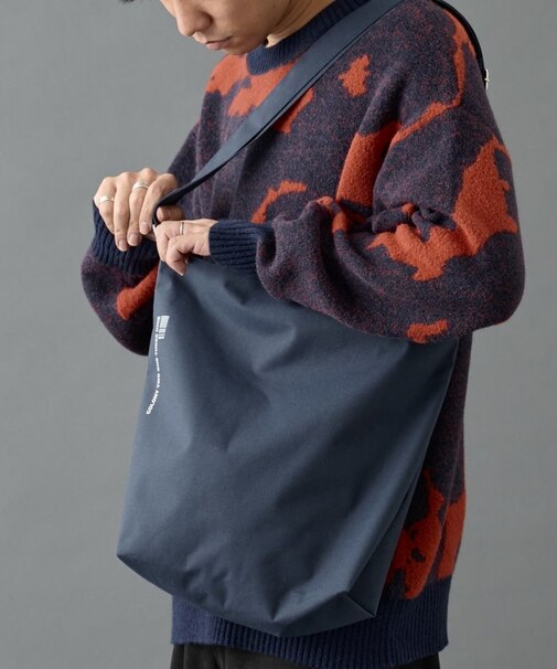 【超軽量190g】撥水ナイロンファスナーショルダーバッグ