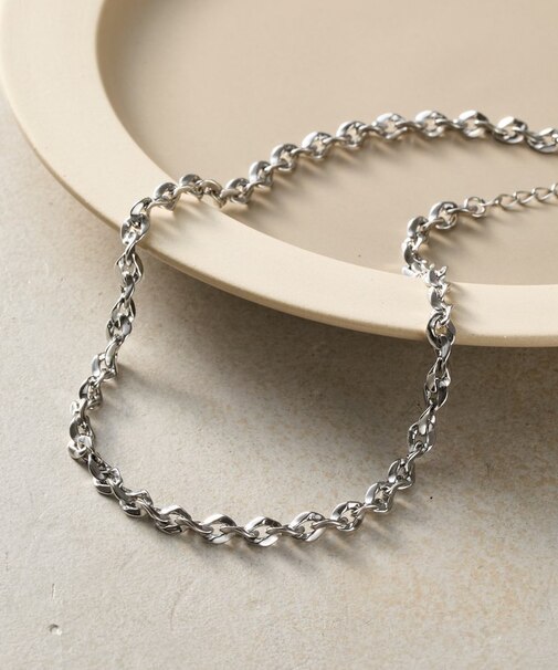 ツイストカーブチェーンネックレス