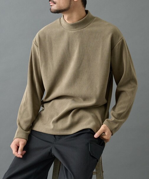 カットモールハイネックプルオーバー