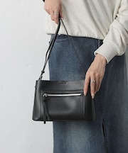 フロントポケットショルダーバッグ