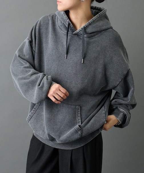 パウダー加工スウェットパーカー