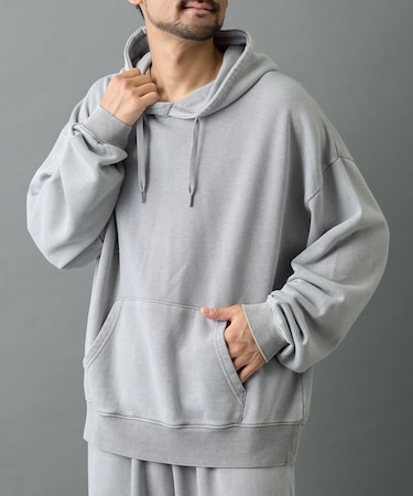 パウダー加工スウェットパーカー