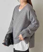 ゆるふわVネックニット