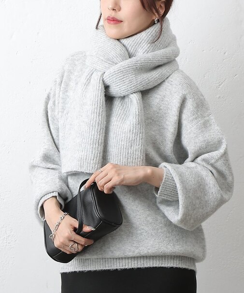 【セットアイテム】マフラー付きクルーネックニット