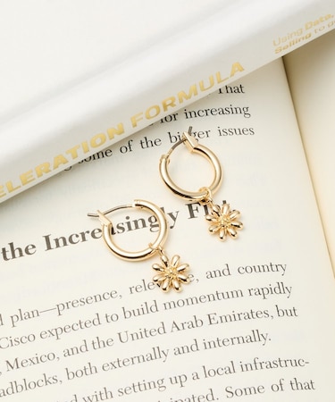 フラワーフープピアス