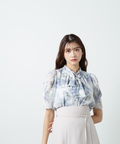 シマーフラワープリントブラウス