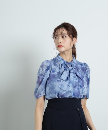 シマーフラワープリントブラウス