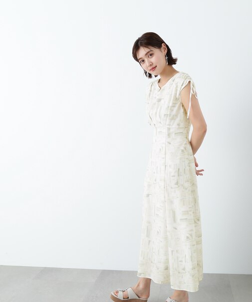 アブストラクトプリントワンピース