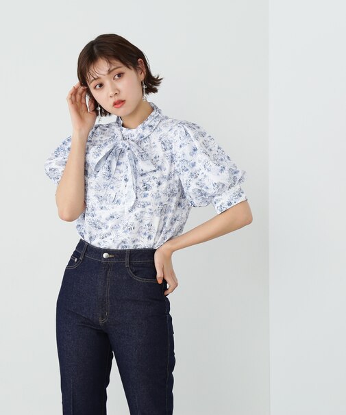 チズガラプリントブラウス