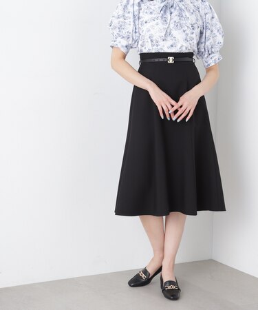ベルトツキセミフレアスカート