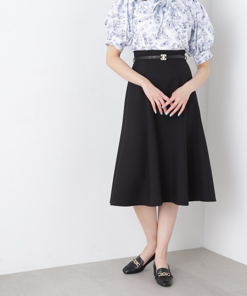 ベルトツキセミフレアスカート