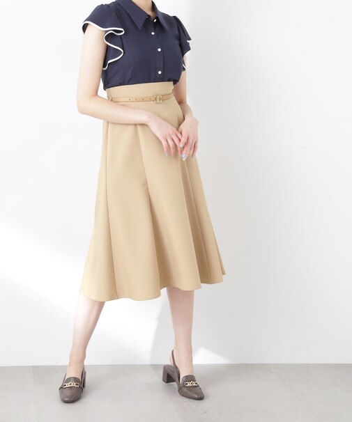 ベルトツキセミフレアスカート
