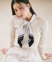 幾何チェック柄スカーフ付きリブニット