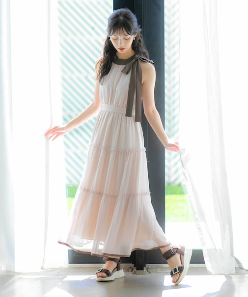 ホルターネックティアードワンピース