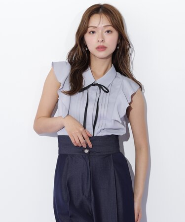 リボン付きピンタックノースリーブブラウス