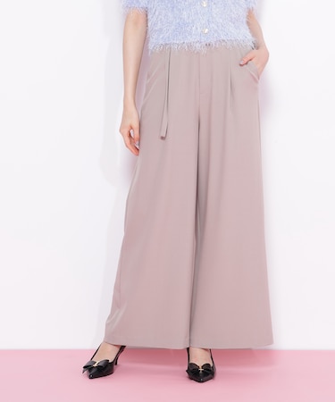 細ベルト付きワイドパンツ