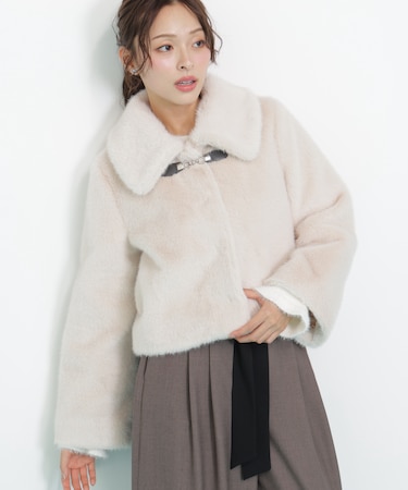 フェイクファーショートジャケット