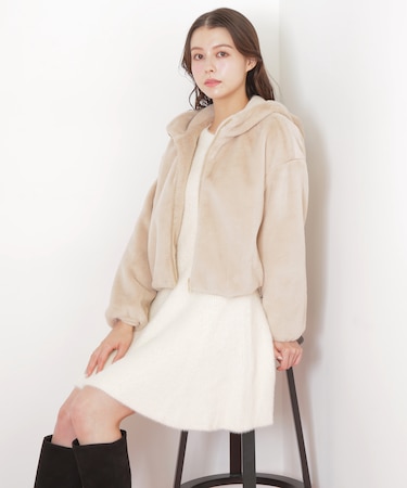 フェイクファーフーディー