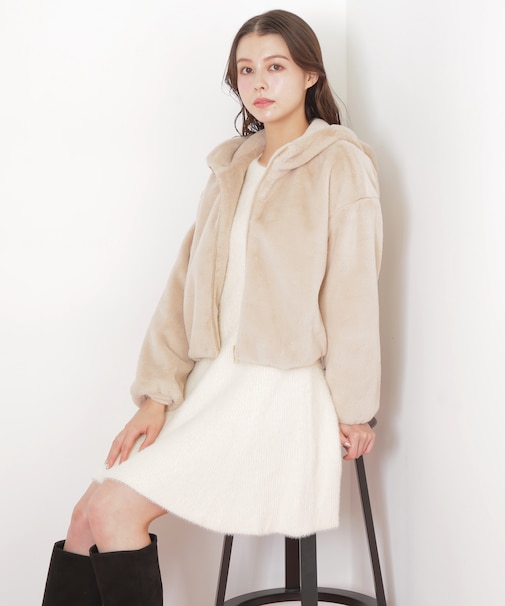 フェイクファーフーディー