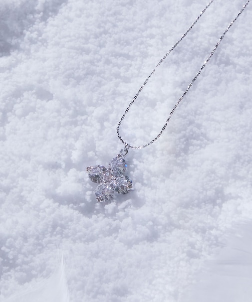 Cubic 大粒クローバーネックレス