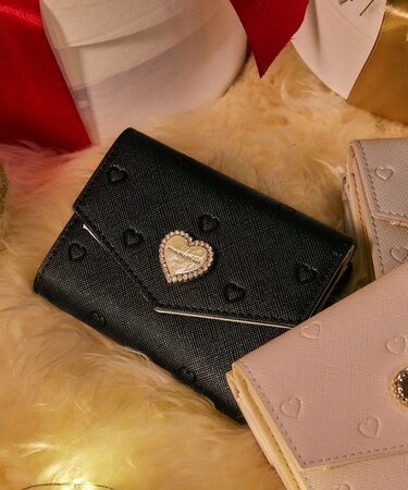 エンボスハートウォレット