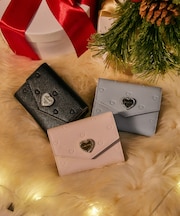 エンボスハートウォレット