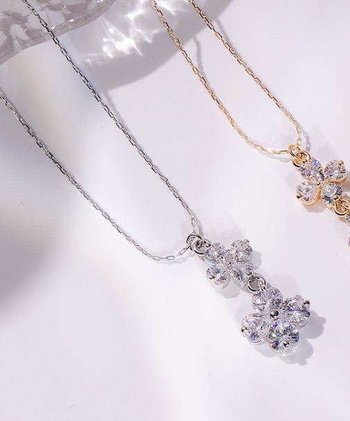 Ｃｕｂｉｃダブルクローバーネックレス