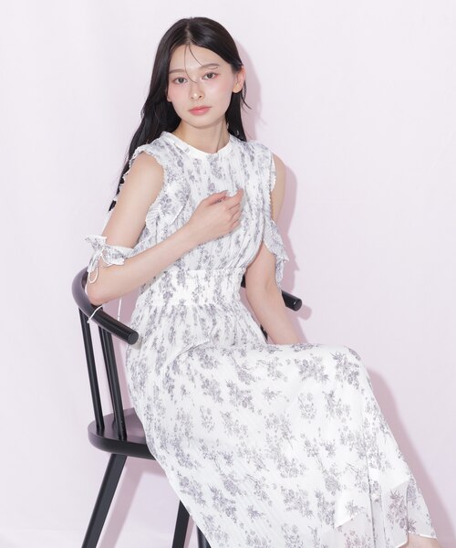 JILLSTUART プリーツフリルフラワーワンピース プリーツフリルフラワーワンピース｜ジルバイジルスチュアートの通販