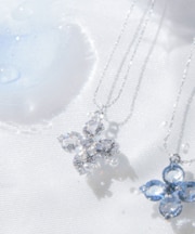 Cubic 大粒クローバーネックレス
