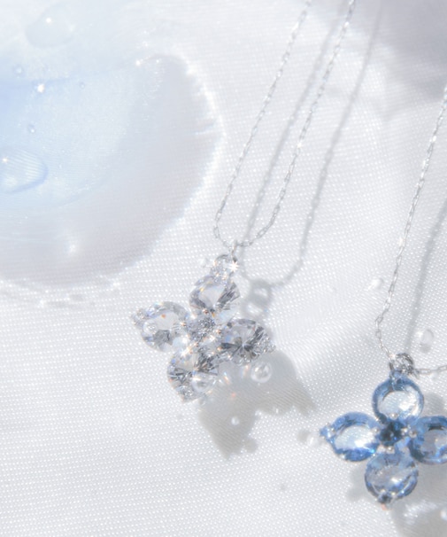 Cubic 大粒クローバーネックレス