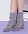 グレー