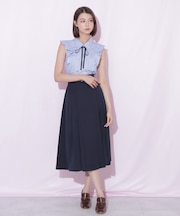 細ベルト付きプリーツスカート