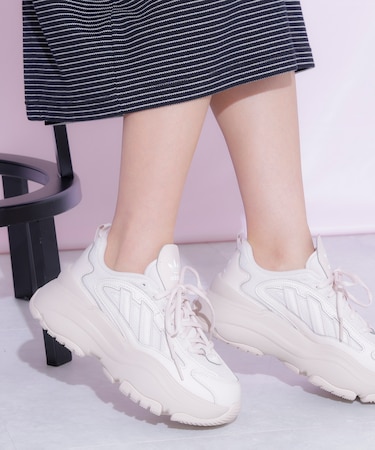 ＡＤＩＤＡＳ　ＯＺＧＡＩＡ　Ｗ