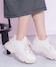 ライトベージュ