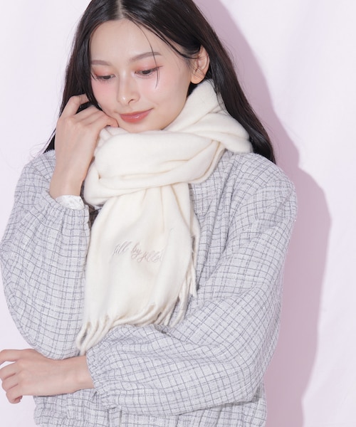 美品 ストーンアイランド マフラー ウール コンパスロゴ 立体編み ホワイト エンブロイダリーロゴフラッフィーストール／マフラー｜ジルバイジル