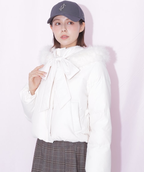 フェイクファー付きリボンショートダウン 26AW
