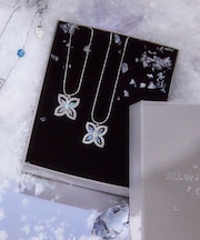 Cubic フラワーネックレス