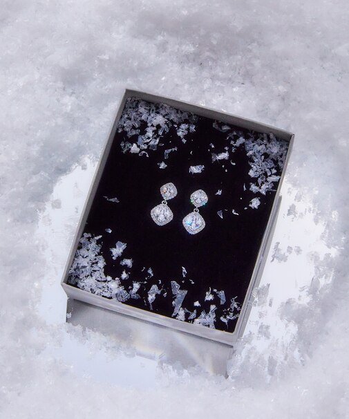 Cubic スクエアビジューピアス