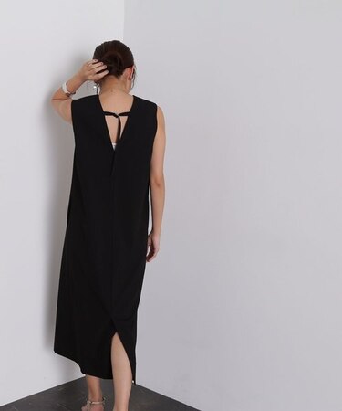 ニュアンスネックナロージャンスカ23AW