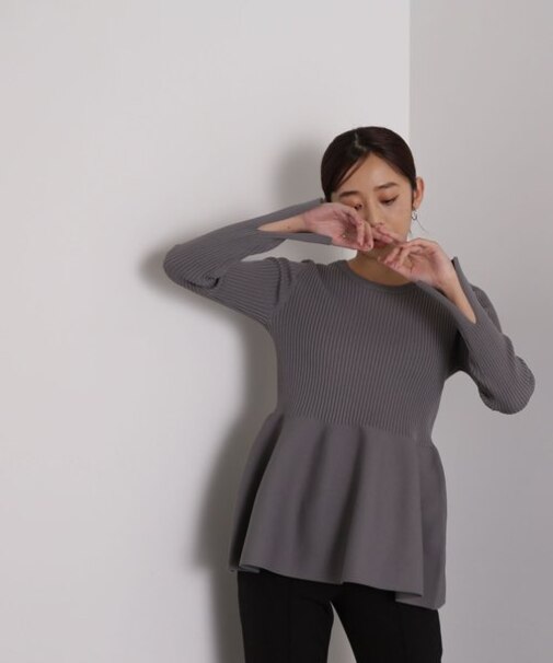 ペプラムフォルムニット23AW