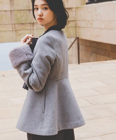 フェイクファースリーブペプラムコート　24AW
